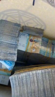 الدينار الكويتي المزيف للبيع